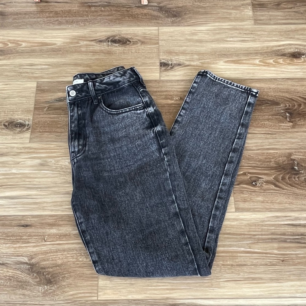 BLACK WASH MOM JEANS HIGH RISE LONG
